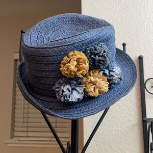 Vacation straw hat with flower decoration